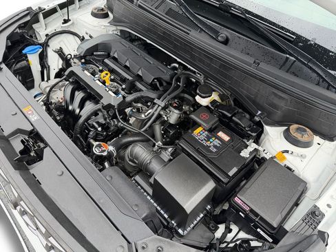 Used 2025 Hyundai Venue SEL FWD image 30
