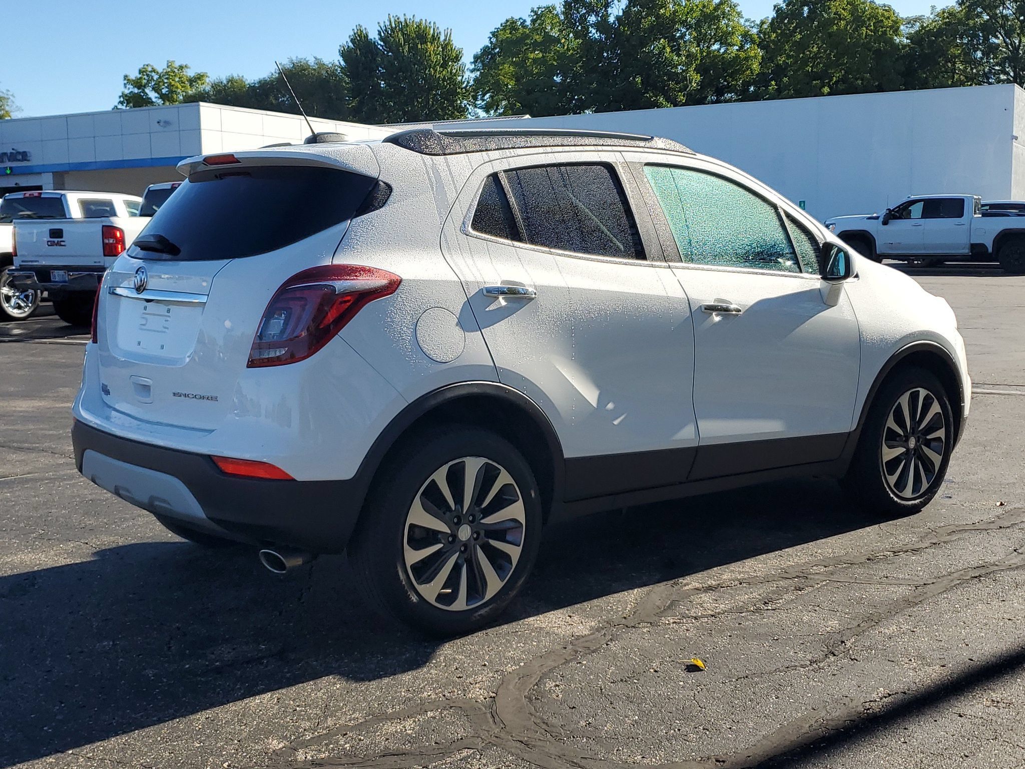 Used 2022 Buick Encore Preferred w/ Safety Package FWD image 4
