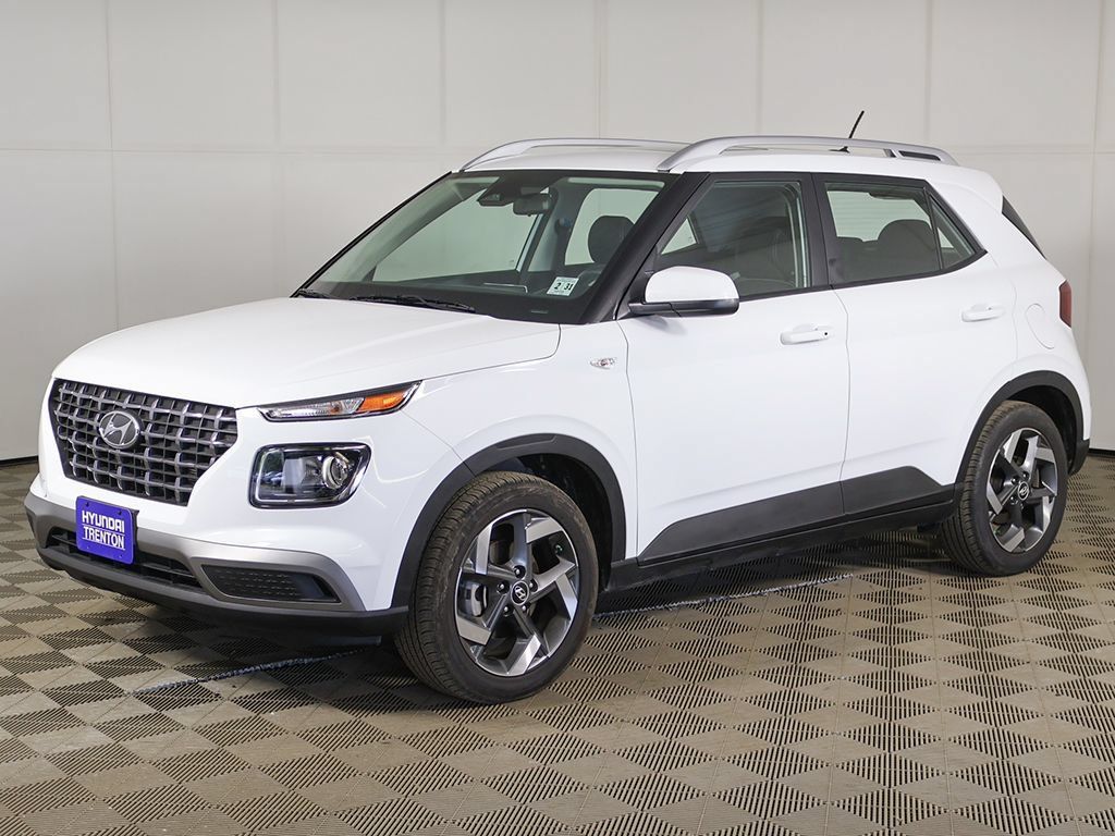 Certified 2026 Hyundai Venue SEL FWD image 7