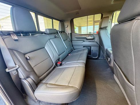 Used 2025 Chevrolet Silverado 1500 LT Trail Boss w/ LT Trail Boss Premium Package AWD/4WD image 29