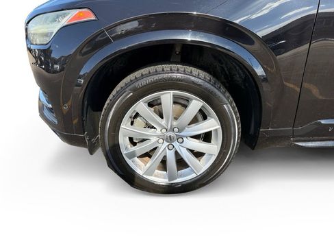 Used 2016 Volvo XC90 T6 Momentum w/ Momentum Plus Package AWD/4WD image 9