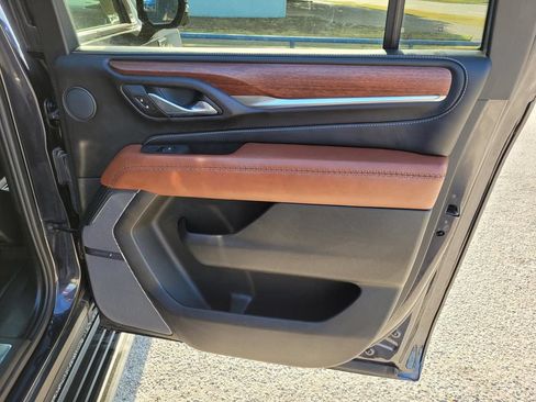 Used 2024 GMC Yukon XL Denali Ultimate w/ LPO, Floor Liner Package AWD/4WD image 11