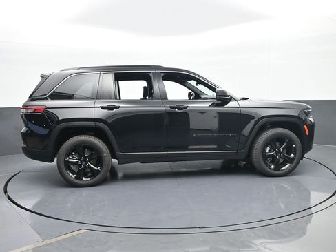 New 2026 Jeep Grand Cherokee Limited w/ Limited Altitude Package RWD image 7