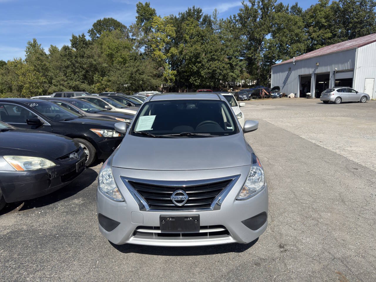 Used 2016 Nissan Versa S FWD image 4