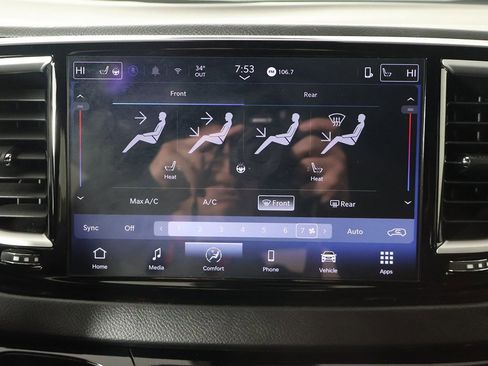 Used 2025 Chrysler Pacifica Select image 43