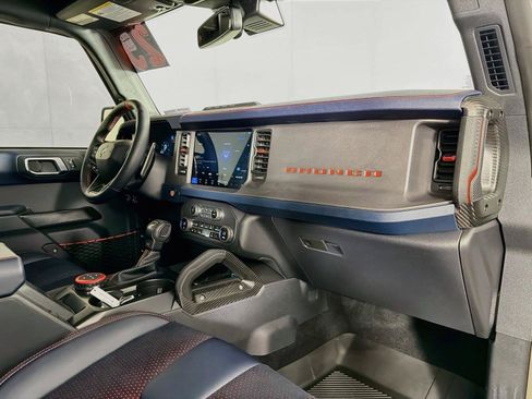 Used 2025 Ford Bronco Raptor AWD/4WD image 32