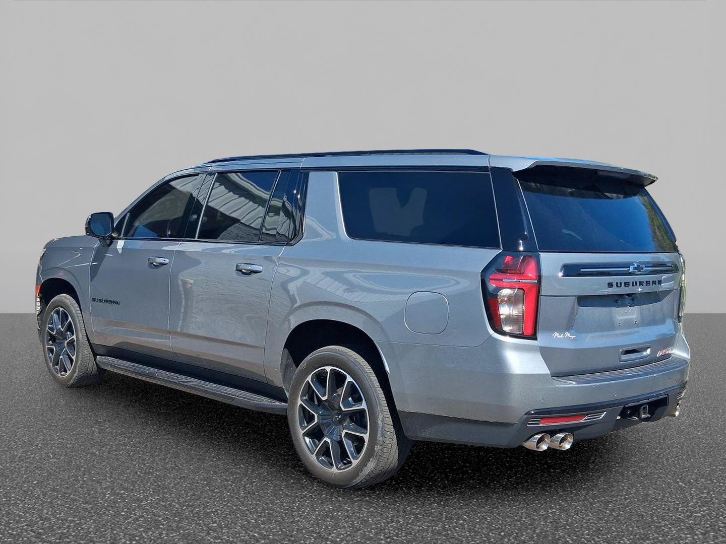 Used 2024 Chevrolet Suburban RST w/ Sport Performance Package AWD/4WD image 6