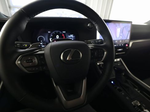 Used 2025 Lexus GX 550 image 23