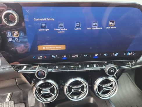 Used 2024 Chevrolet Blazer EV LT AWD/4WD image 16