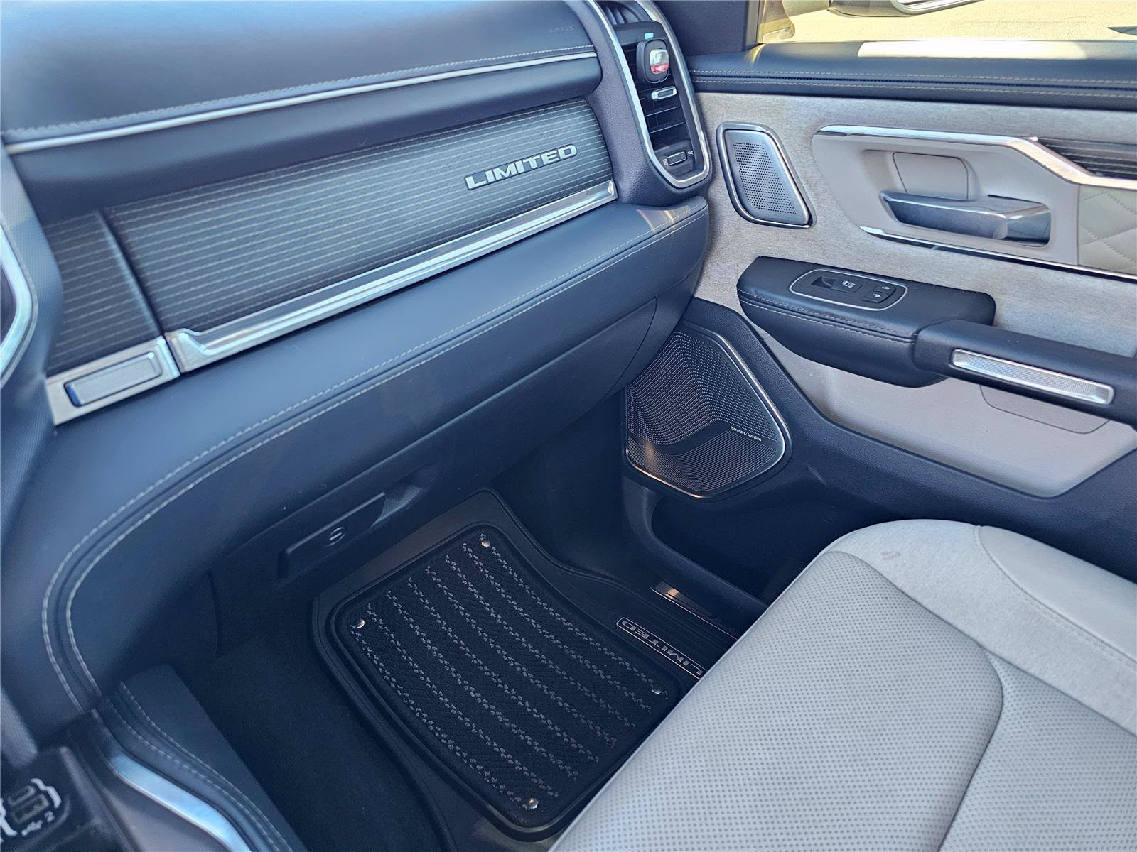 Used 2022 RAM 1500 Limited AWD/4WD image 28