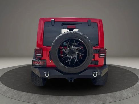 Used 2016 Jeep Wrangler Unlimited Rubicon w/ Connectivity Group AWD/4WD image 4