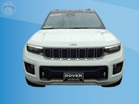 Certified 2024 Jeep Grand Cherokee Overland AWD/4WD image 29