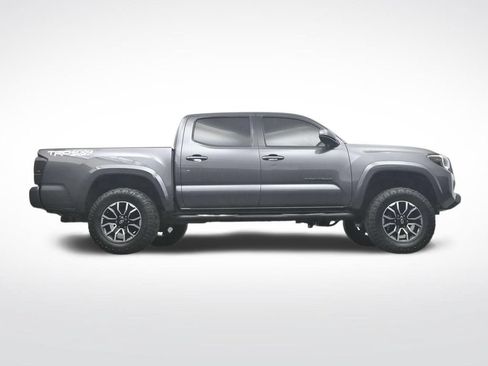 Used 2022 Toyota Tacoma TRD Sport w/ Technology Package AWD/4WD image 34