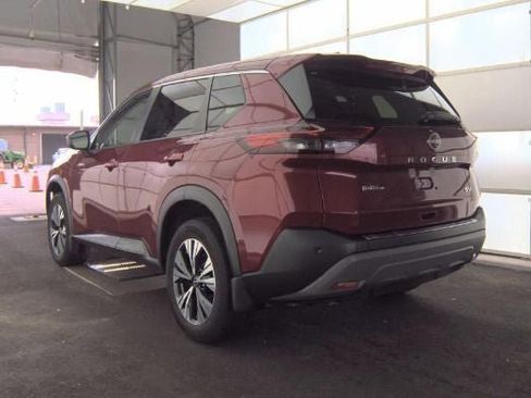 Used 2023 Nissan Rogue SV image 7
