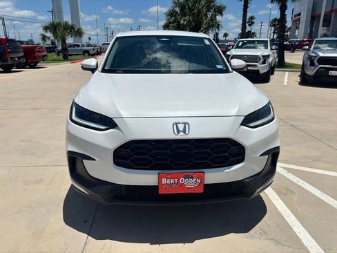 Used 2024 Honda HR-V LX image 2