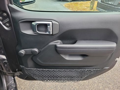 Used 2018 Jeep Wrangler Unlimited Sport image 10