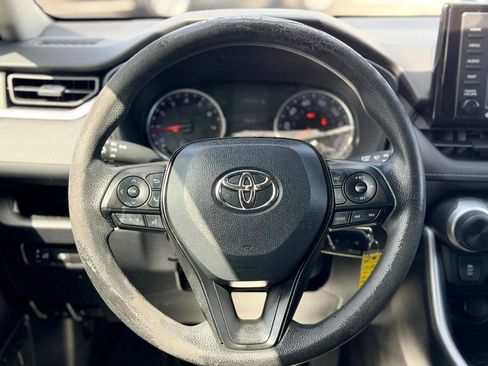 Used 2021 Toyota RAV4 LE FWD image 23