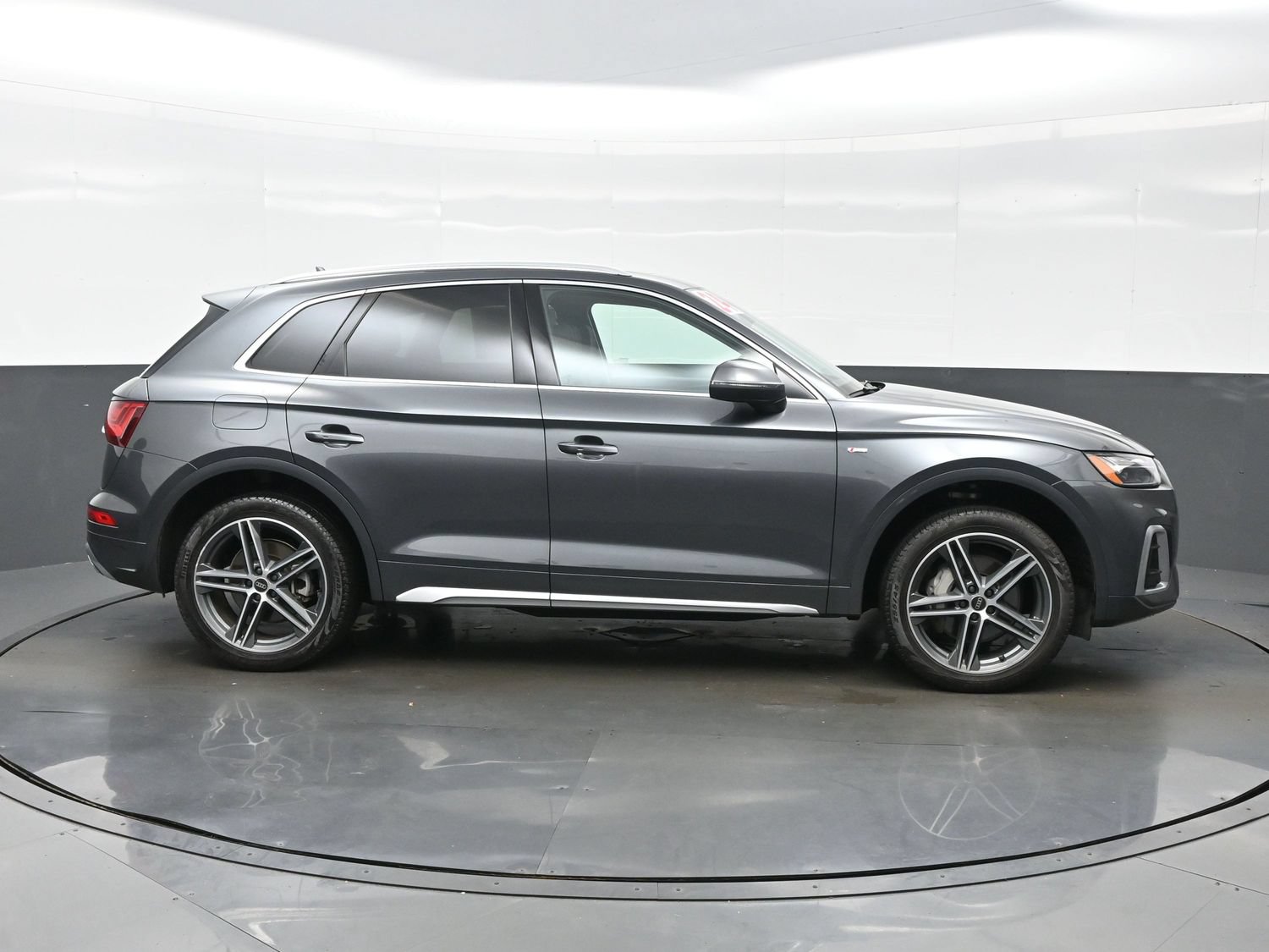 Used 2024 Audi Q5 e Premium Plus AWD/4WD image 7