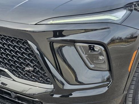 Used 2025 Buick Enclave Sport Touring image 9