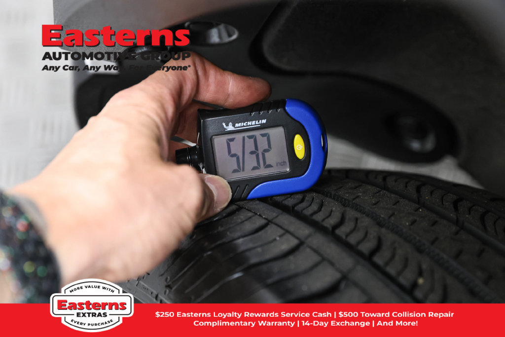 Used 2023 Toyota RAV4 LE AWD/4WD image 29