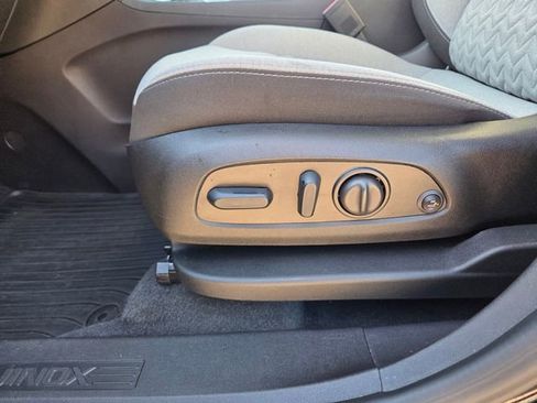 Used 2024 Chevrolet Equinox LS w/ LS Convenience Package FWD image 27