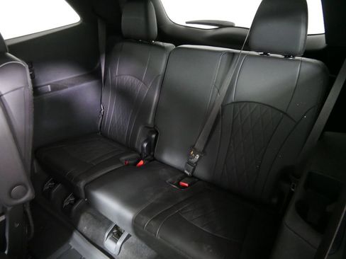 Used 2023 Buick Enclave Avenir image 21