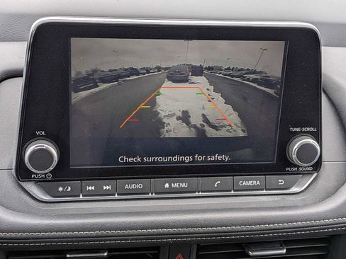 Used 2025 Nissan Rogue SV image 26