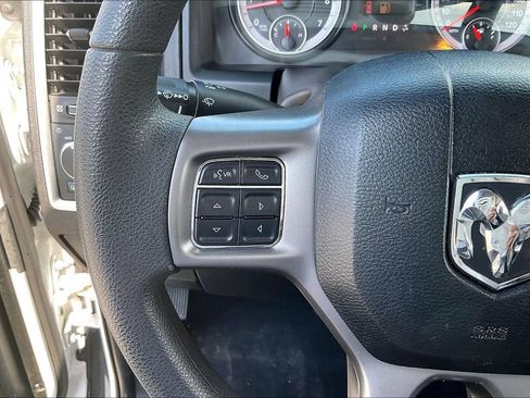 Used 2022 RAM 1500 Classic SLT AWD/4WD image 12