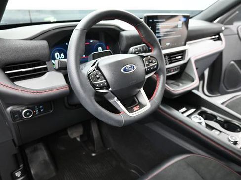 Used 2025 Ford Explorer ST AWD/4WD image 10