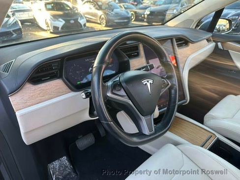 Used 2019 Tesla Model X image 14