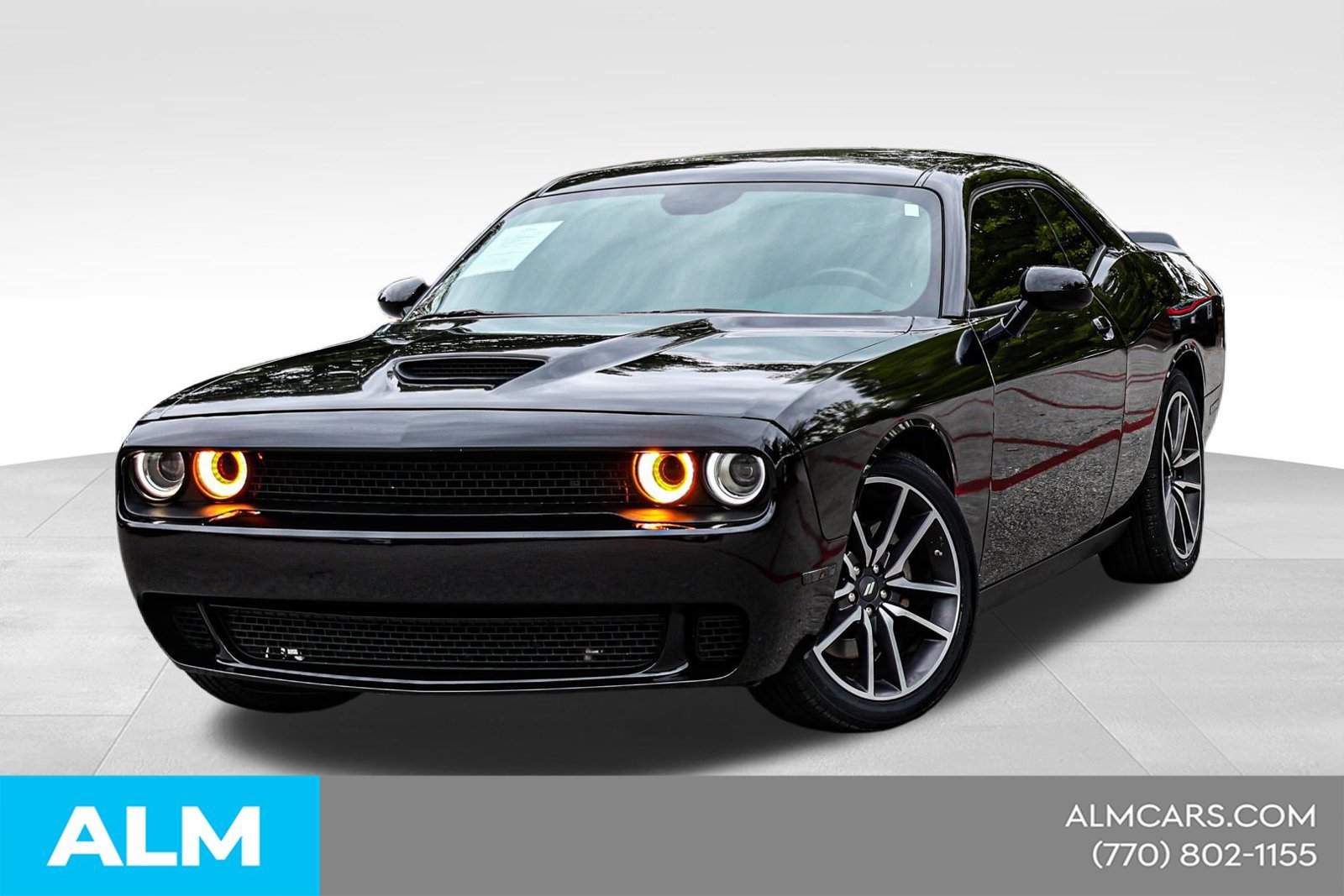Used 2023 Dodge Challenger R/T RWD image 1