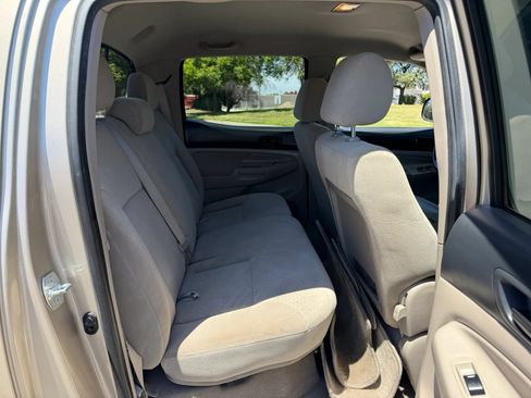 Used 2005 Toyota Tacoma PreRunner RWD image 13