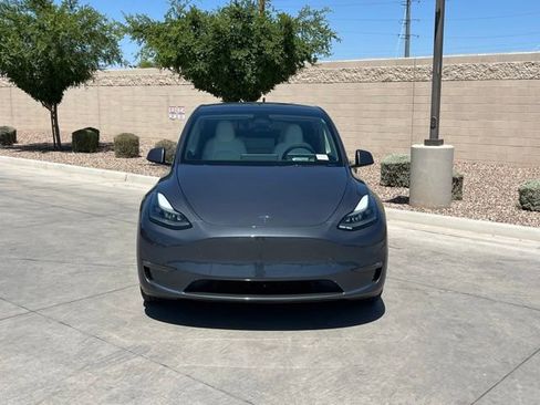 Used 2023 Tesla Model Y Long Range AWD/4WD image 4