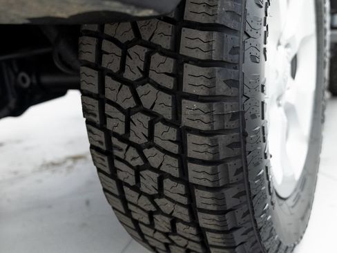 Used 2018 Jeep Wrangler Sport AWD/4WD image 17