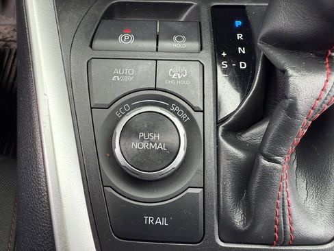 Certified 2024 Toyota RAV4 SE image 25