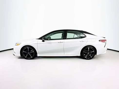 Used 2020 Toyota Camry XSE image 4