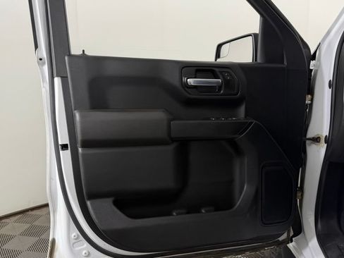 Used 2022 Chevrolet Silverado 1500 Custom Trail Boss AWD/4WD image 10