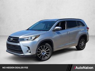 Used 2017 Toyota Highlander SE FWD video 1