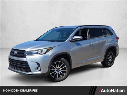Used 2017 Toyota Highlander SE