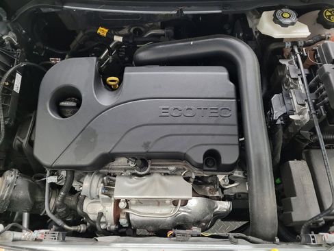 Used 2024 Chevrolet Equinox LS w/ Driver Confidence II Package image 30