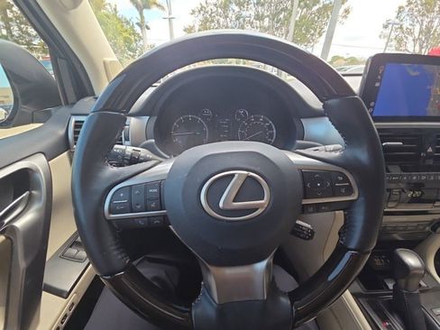 Used 2023 Lexus GX 460 Luxury w/ Accessory Package image 19