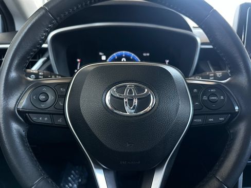Used 2024 Toyota Corolla Cross XLE FWD image 21