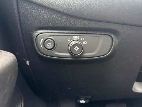 Used 2018 Chevrolet Equinox LT w/ Sun & Infotainment Package image 29