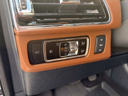 Used 2023 Lincoln Navigator Reserve AWD/4WD image 11