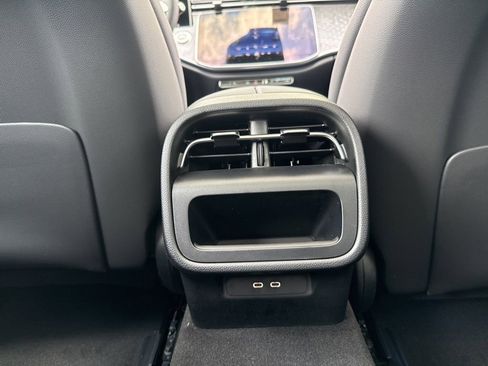 Used 2025 Mercedes-Benz E 350 4MATIC Sedan image 21