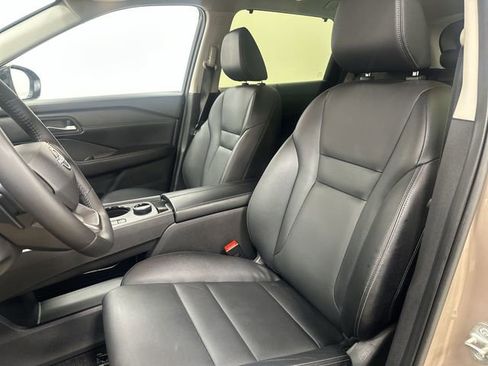 Used 2025 Nissan Rogue SL w/ SL Premium Package image 14