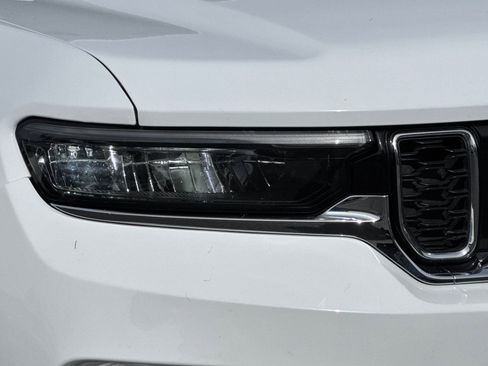 Used 2022 Jeep Grand Cherokee Limited image 43