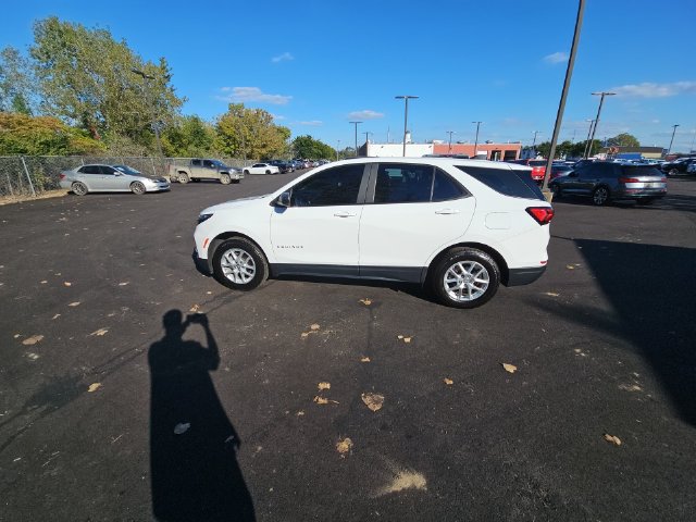 Used 2022 Chevrolet Equinox LS w/ LPO, Floor Liner Package AWD/4WD image 17