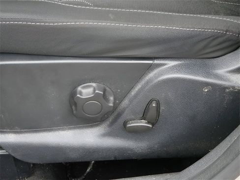 Used 2020 Ford EcoSport SE w/ SE Convenience Package image 15