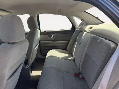 Used 2000 Ford Taurus SES FWD image 11